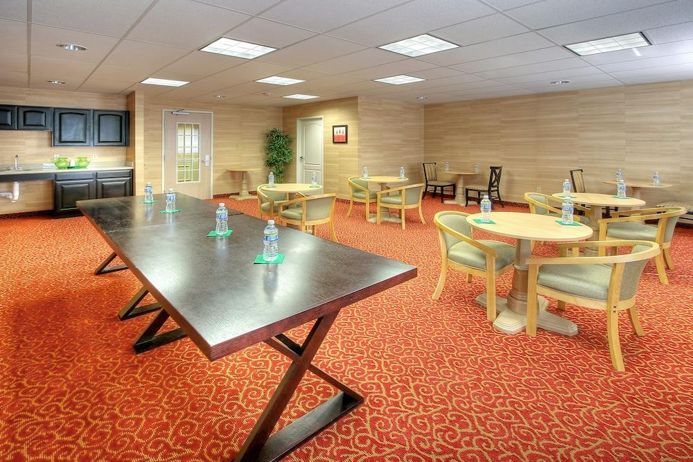 Holiday Inn Express And Suites - Tucumcari, An Ihg Hotel Ngoại thất bức ảnh